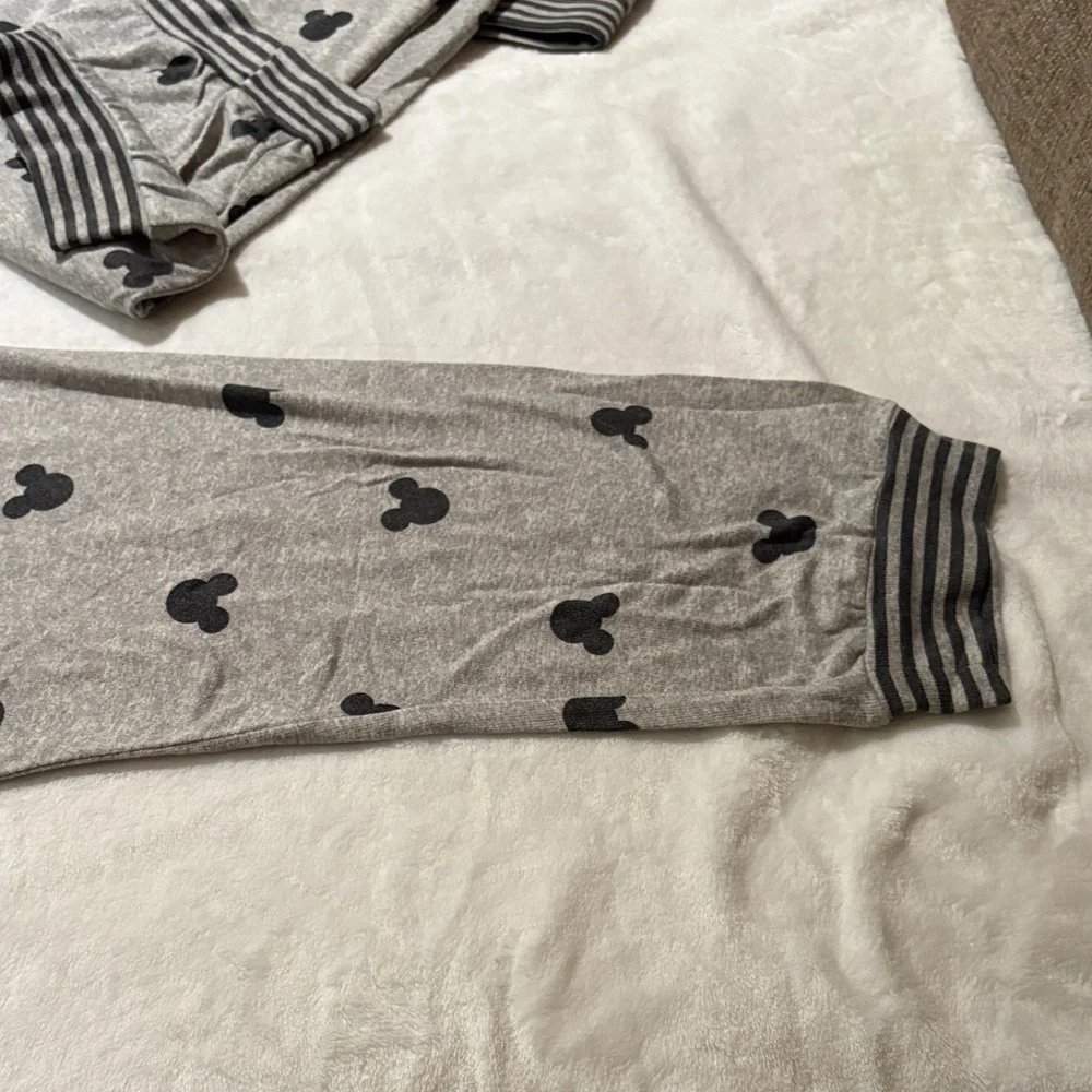 Gray Pajama Women’s Set with Black Mickey Mouse Print BNWOT 3X - Picture 4 of 8